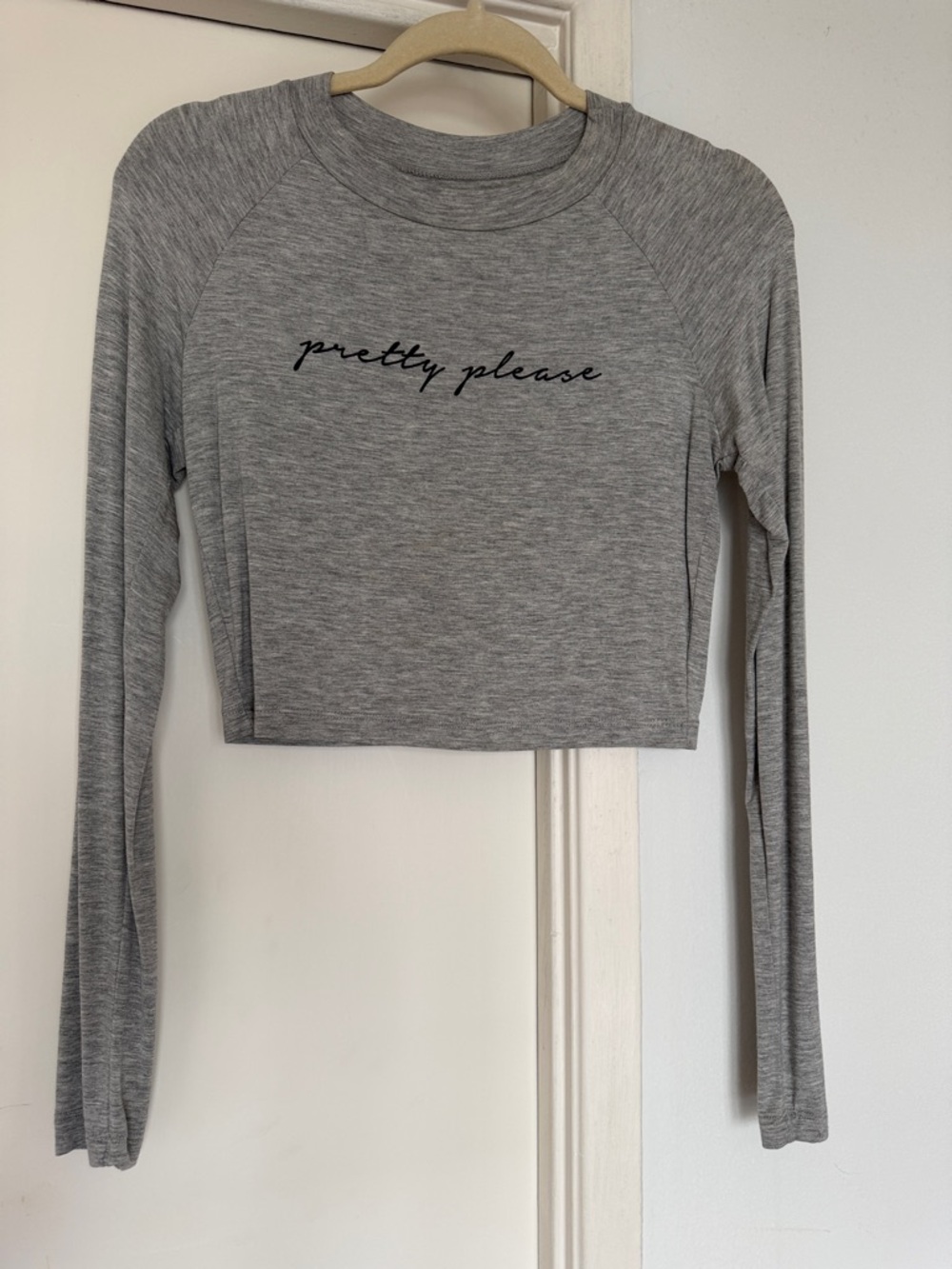 Women’s gray crop top